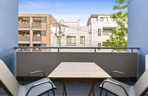Redfern Apartment | Live the Redfern Lifestyle in This 1-Bedroom Home