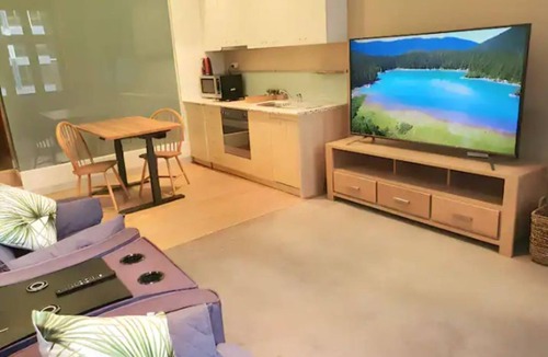 Southbank Apartment | Location, Location, Location. 296 Flinders Street Melbourne