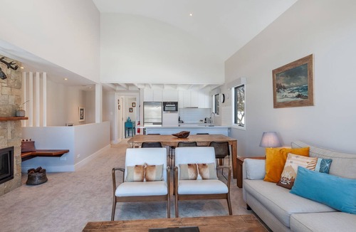 Perisher Valley Apartment | Lodge Chalet 14 - Luxury 3 bedroom Lodge Chalet.