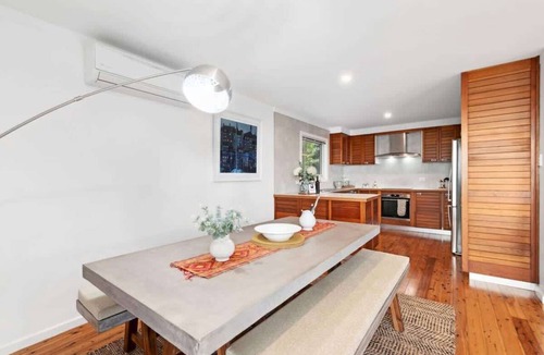 Long Beach House | Long Beach Hideaway | Clifftop Views & Beach