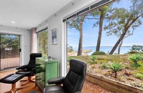 Long Beach House | Long Beach Hideaway | Clifftop Views & Beach