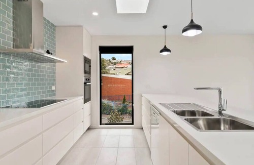 Sandy Bay Villa | Lords Retreat Three Bedroom Apartment