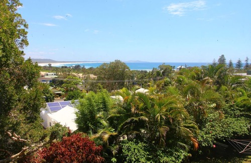Crescent Head House | Lorikeet Retreat, 11 Hodgson Street