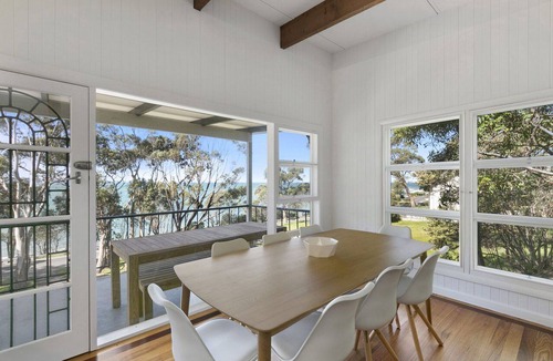 Lorne House | Lorne Beachfront Retreat