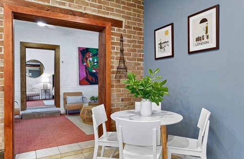 Orange House | Lou's Cottage - Romantic, Country Couples Retreat
