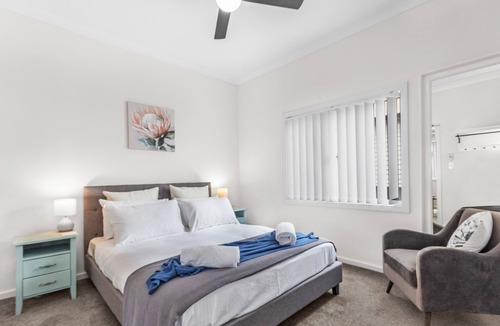 Cessnock House | Love Street Charm - Cosy Cottage in Hunter Valley. 10mins to Wineries & Concerts