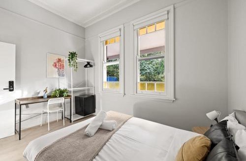 Lindfield House | Lovely Double Room - Nearby Transport & Shops - Shared Bathroom