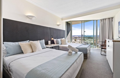 Surfers Paradise Apartment | Lovely Standard Twin Unit at Legends Hotel- Q Stay