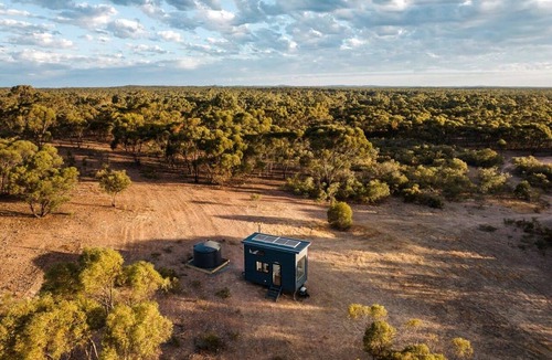 Woodvale Cabin | Lovely Tiny House with Barbecue in Maiden Gully, Victoria