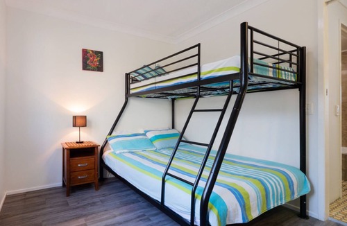Caloundra Apartment | Luanda Unit 7, 7a Bulcock Beach Esp, Bulcock Beach