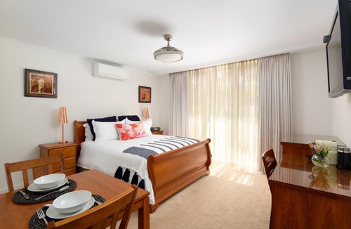 Rhyll Bed & Breakfast | Luna Blu - Luxury B&B