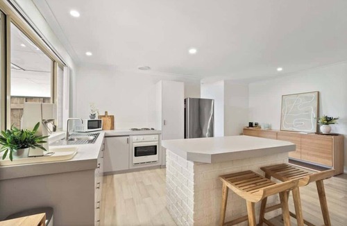 Quindalup House | Luna Getaway—Spacious Family Escape by the Coast