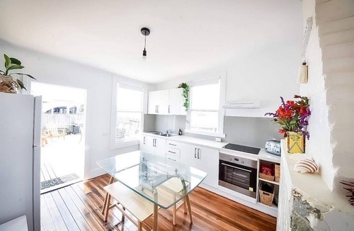 George Town Cottage | Lux. Waterfront Cottage, Amazing Water Views/Fire Pit/Central/5km-MTB & Beach