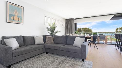 Lake Illawarra House | Luxe by the Lake