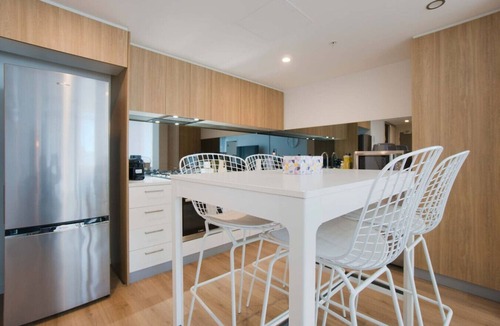 Adelaide Central Business District Apartment | Luxe CBD Retreat- 2BR Apt w Pool, Gym, Steam&Sauna