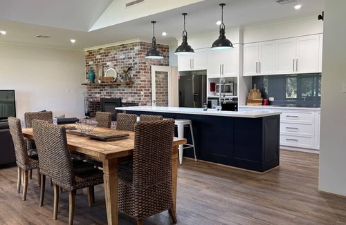 Bridgetown House | Luxe Forest Retreat for Families & Groups | Sleeps 11