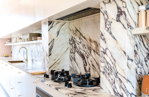 Newcastle House | Luxe historic mansion in heart of Newcastle - *Pay 2, Stay 3.