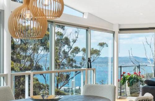 Tolmans Hill Villa | Luxe Hobart Villa - Boxwood
