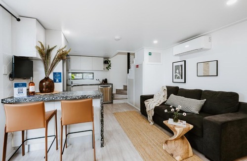 Central Mudgee House | Luxe Loft - Contemporary Comfort by Mudgee's CBD