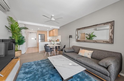 Hamilton Apartment | Luxe Portside Apt with River Views, Parking & Study