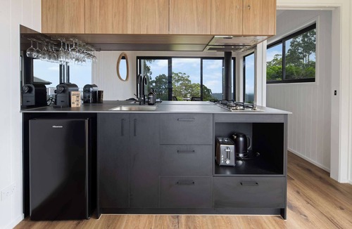 Ninderry Villa | Luxe Villa - Ocean Views, 20mins to Coolum Beach