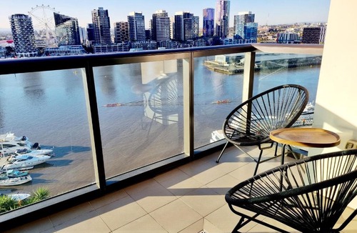Docklands Apartment | Luxe Waterfront Melbourne