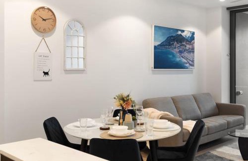Brisbane Central Business District Apartment | Luxurious 2BR Apt w River View