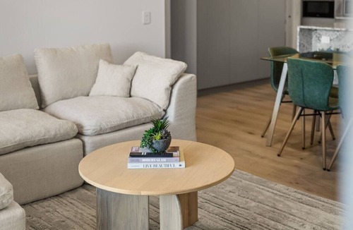 Canberra Apartment | Luxurious 2BR In Sought-After `Eastbourne` Complex