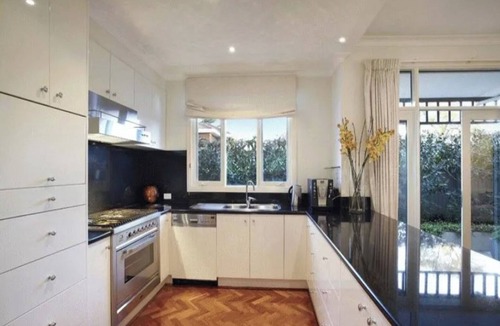Kew House | Luxurious Kew House - 5 min walk to cafes and restaurants