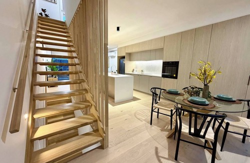 Essendon Apartment | Luxurious Modern and contemporary apartment