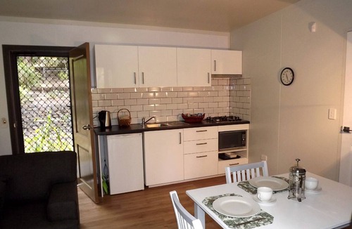 Boyland Cabin | Luxurious Poolside Cottage with Private Veranda near Canungra, Queensland