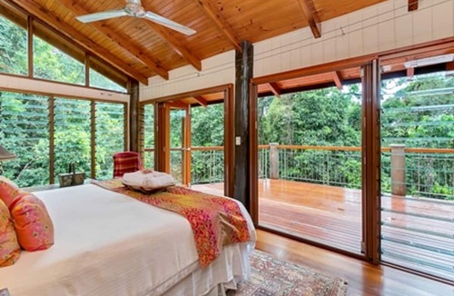 Kamerunga Cabin | Luxurious Tree House Rental with a Swimming Pool by Barron Gorge, Queensland