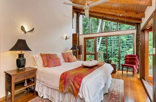 Kamerunga Cabin | Luxurious Tree House Rental with a Swimming Pool by Barron Gorge, Queensland