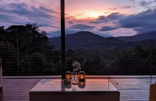 Edge Hill Villa | Luxury 3 bedroom Villa with Private Pool Views