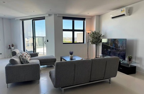 Glebe Apartment | Luxury 3BR Penthouse w Parking | Darling Harbour | ICC
