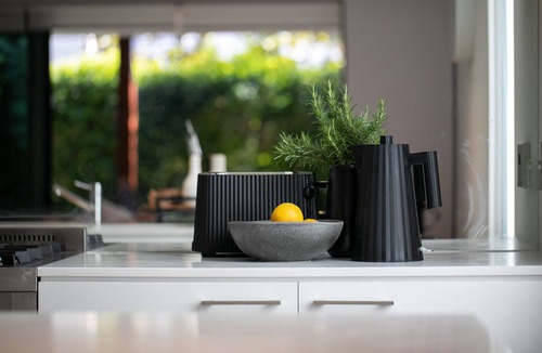 Norwood House | Luxury Adelaide Retreat | Steps to Top Dining & Festivals