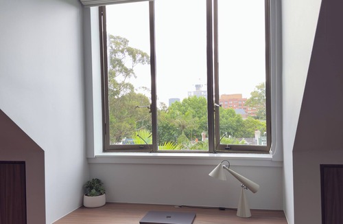 Surry Hills Apartment | Luxury apartment in the heart of Surryhills, close to cafes, bars & so much more