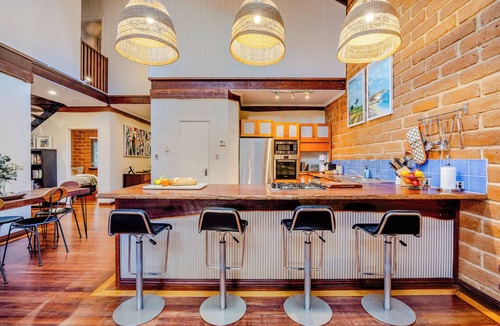 Burnside House | Luxury Bush Retreat- Sleeps 12- Near Beach & Town- Super Winter & Spring Special