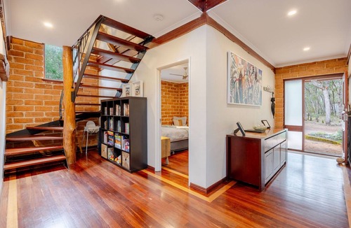 Burnside House | Luxury Bush Retreat- Sleeps 12- Near Beach & Town- Super Winter & Spring Special