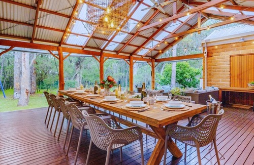 Burnside House | Luxury Bush Retreat- Sleeps 12- Near Beach & Town- Super Winter & Spring Special