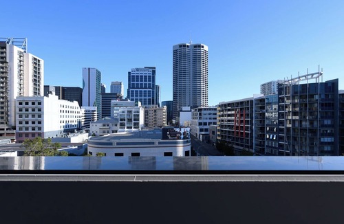 Perth Central Business District House | Luxury Balcony Apartment in Perth CBD | Pool, Gym, Sauna & RAC Arena