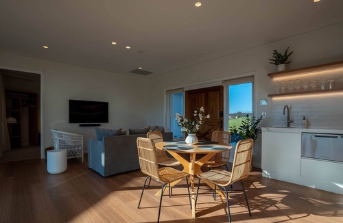 Willow Vale Villa | Luxury Coastal Vineyard Escape | Willow Scape | Crooked River Estate