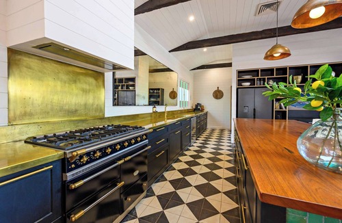 Bangalow House | Luxury Estate Near Bangalow | Pool & Fireplace