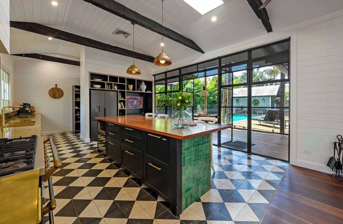Bangalow House | Luxury Estate Near Bangalow | Pool & Fireplace