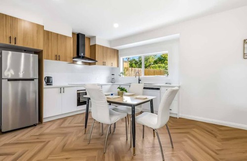 Box Hill North House | Luxury Family Stay | Box Hill | 5-Star Comfort