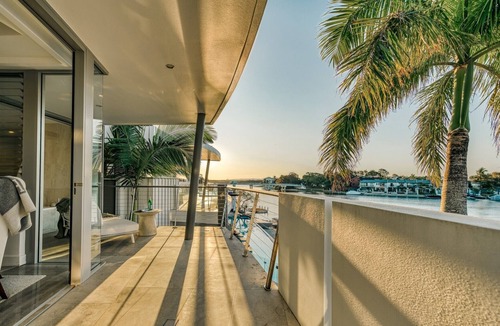 Noosaville House | Luxury Ghost Estate on the Noosa Sound