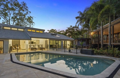 Nerang House | Luxury Gold Coast Acreage Retreat | Pool, Spa, Sauna & Fire Pit