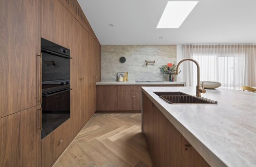 Williamstown House | Luxury heritage home in Williamstown – walk to beach, village & train