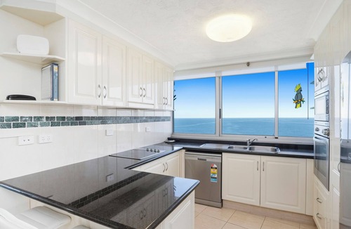 Surfers Paradise Apartment | Luxury High Floor Ocean View 2Bed 2Bath Apt