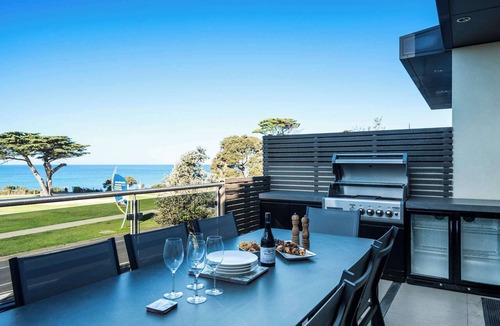 Torquay Apartment | Luxury Meets Oceanfront Bliss on The Esplanade
